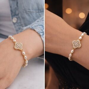 Faux Pearl Beaded Bracelet w/ Gold Clover Crystal Charm